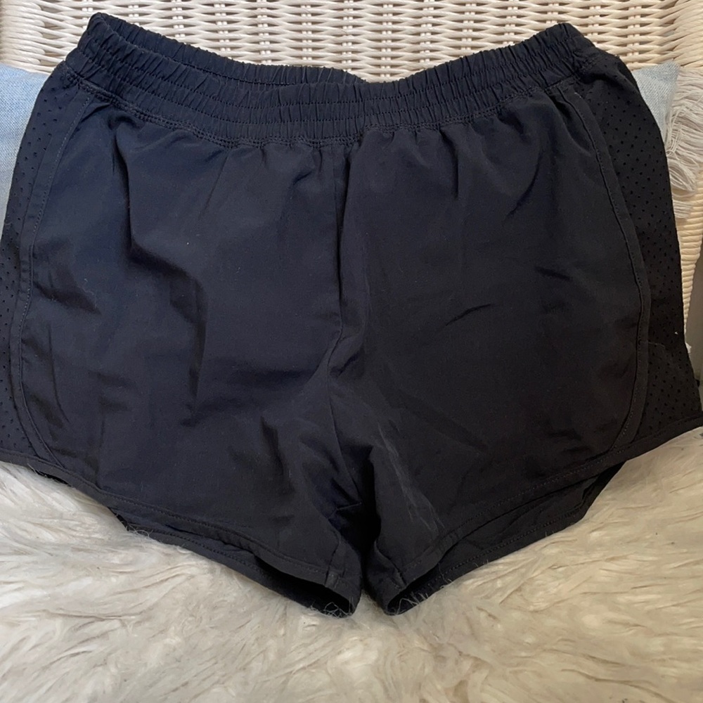 Girls Zella athletic shorts